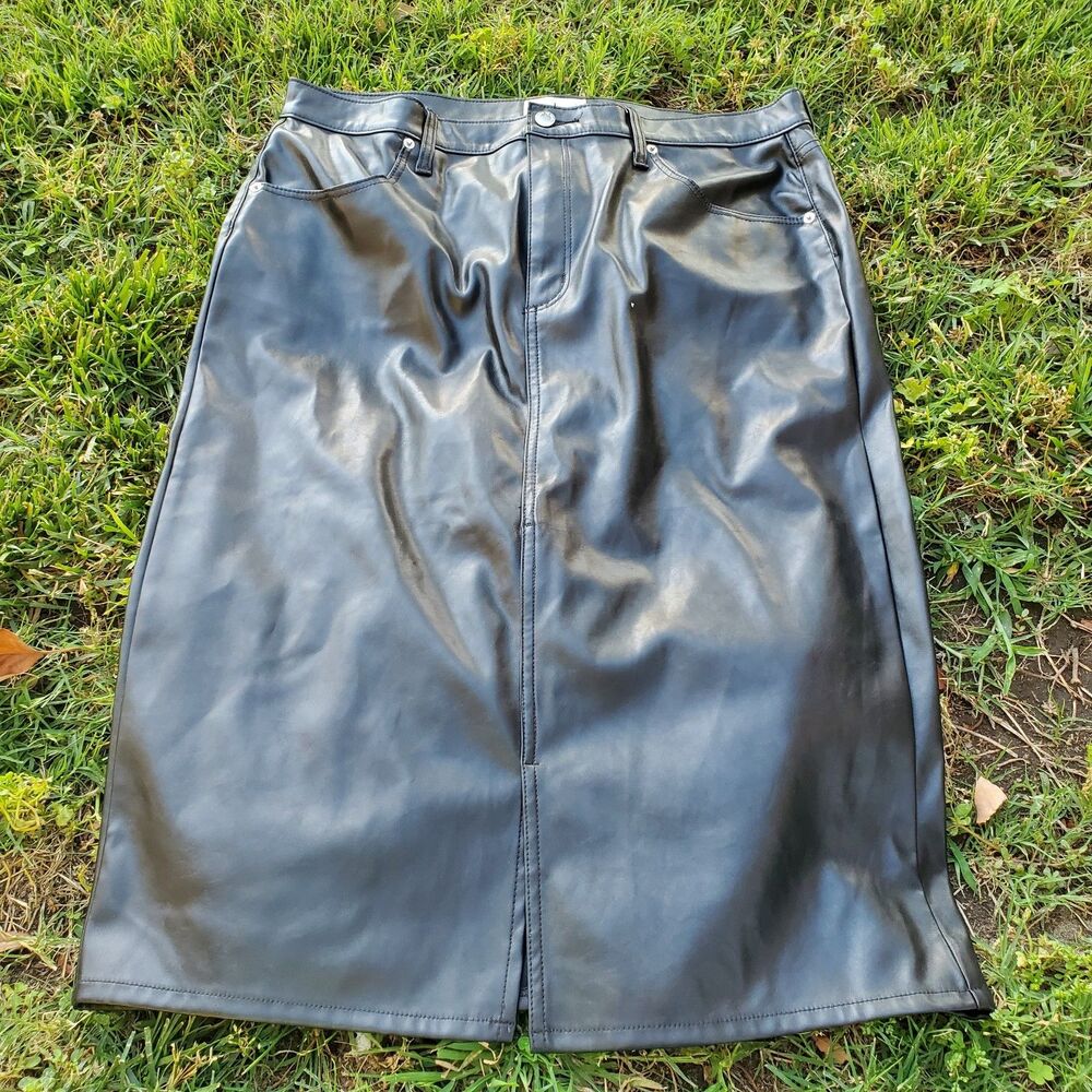 Universal Thread Black Faux Leather Skirt Size 16